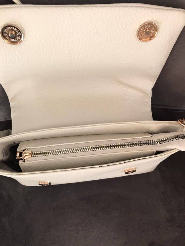 Небольшая белая сумка 2