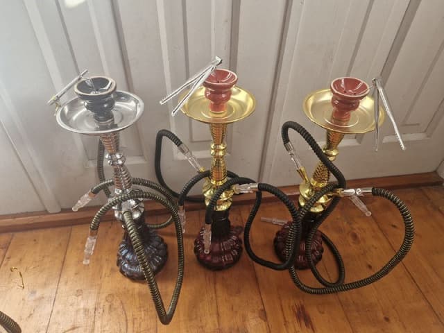 3 кальяна с двумя трубками и шапками