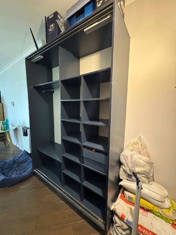 Шкаф с полками крупный 2