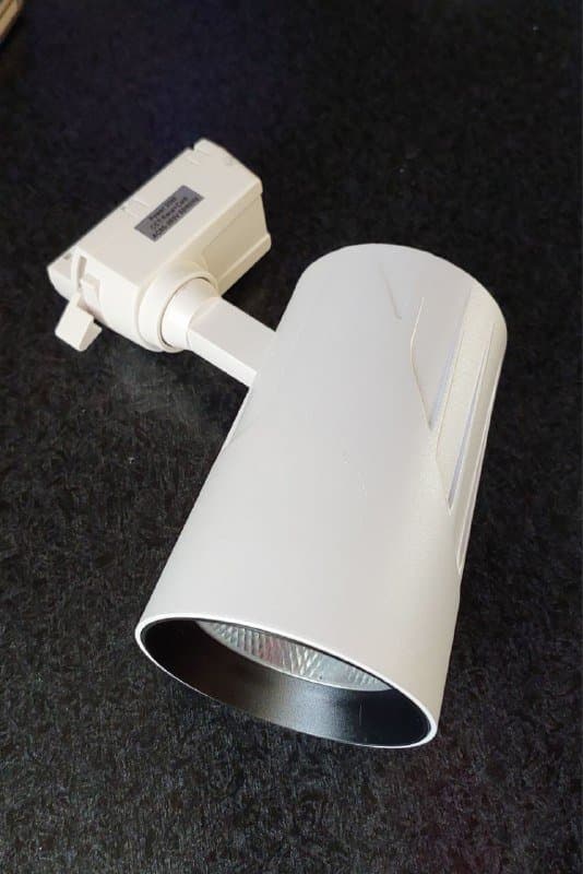 Трековый светильник 3