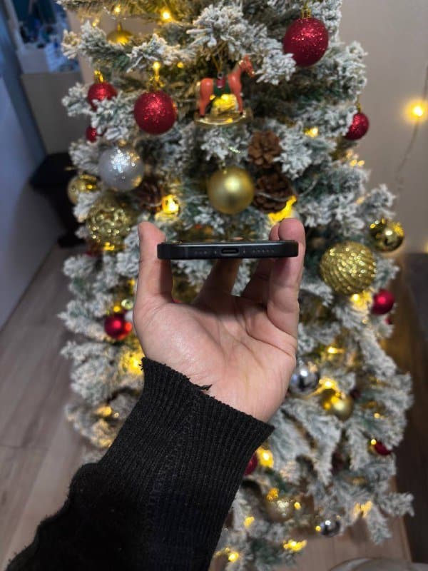 iPhone 15 black 128GB sim e sim 3