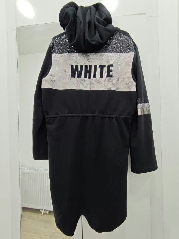 Удлиненная кофта с капюшоном и пайетками размер M