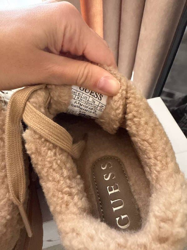 Кроссовки Guess женские, размер 36 5
