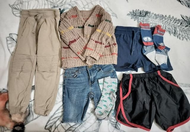 Детская одежда 98 см, брюки, свитер, шорты, носки