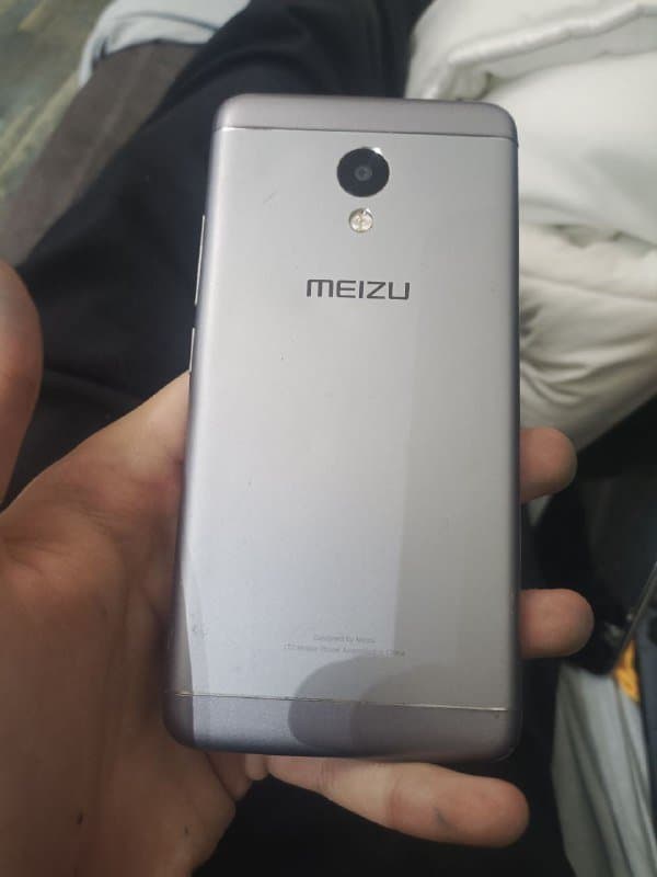 Meizu 16 Гб смартфон с разбитым экраном 2