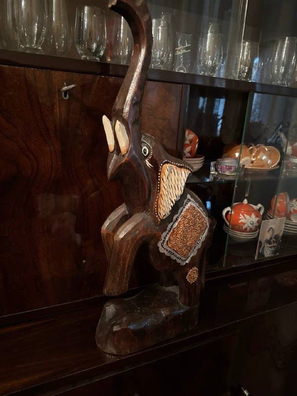 Старинная кукла на подставке, Слон деревянный Индия 2