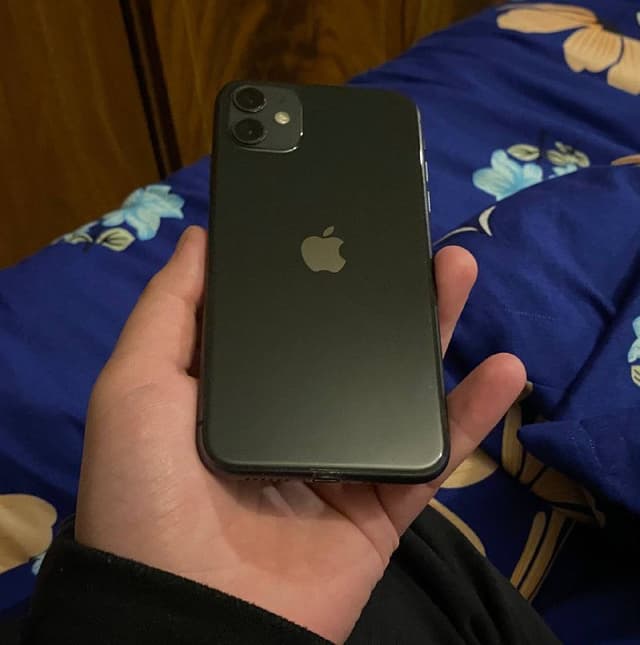 iPhone 11 128 gb сломано стекло сенсор