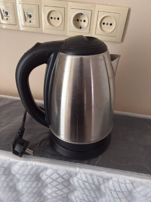 Чайник электрический, три майки FSBN