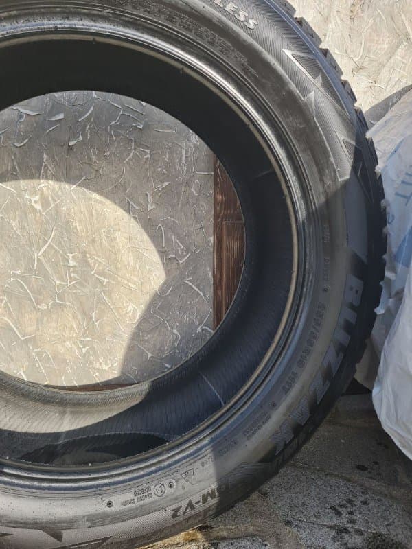 зимние шины Bridgestone 255/55/19 111T 3