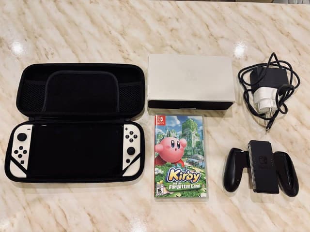 Игровая консоль Nintendo Switch OLED, чехол, док-станция, зарядка, игра Kirby