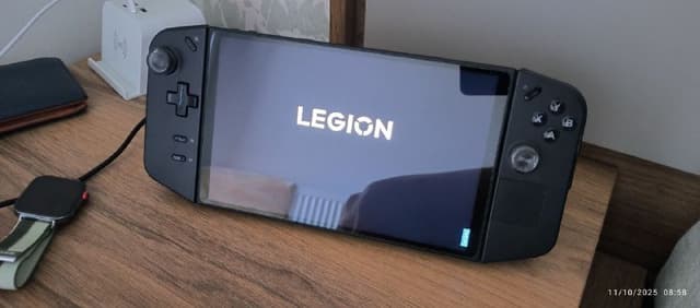 Lenovo Legion Go игровая консоль
