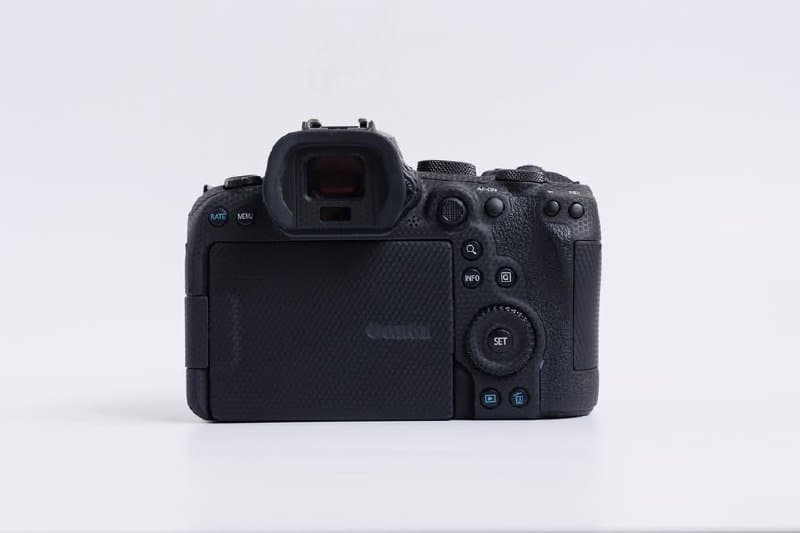 Камера Canon EOS R6, карты памяти Kingston 64ГБ 2