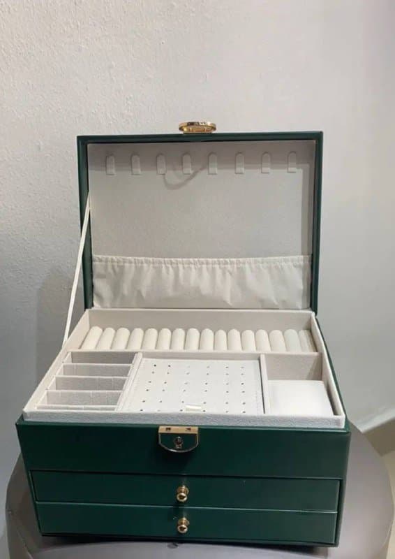 Шкатулка для украшений с замком и ключиком 3