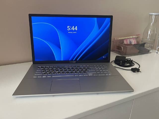 Ноутбук Asus vivobook 17” 2022