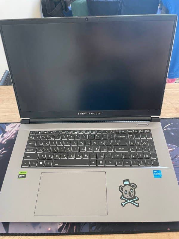 Thunderobot 911 Plus G3 X, Razer Basilisk V3, Razer BlackShark V2 X, игровой коврик, подставка с вентиляторами 3