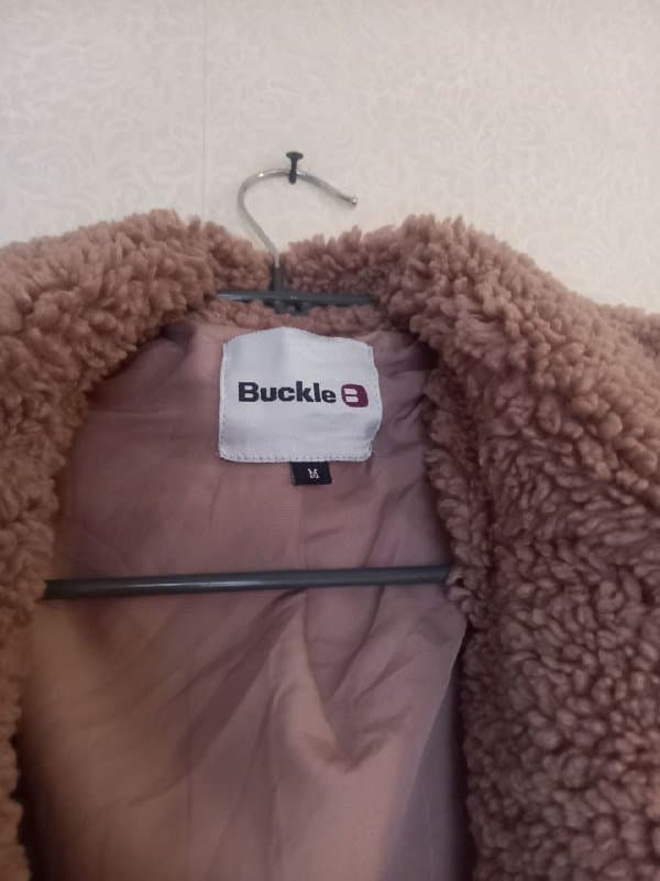 Искуственная шуба Stradivarius S, Эко шуба Bukle M, Куртка утепленная Decathlon Quechua XS, Ботинки/сапоги 38 размер, Зимняя куртка/парка Меч S M 3