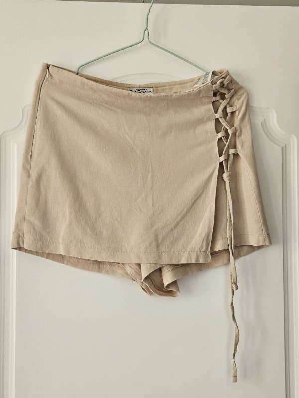 Юбка-шорты DeFacto, размер 36, бежевые льняные шорты