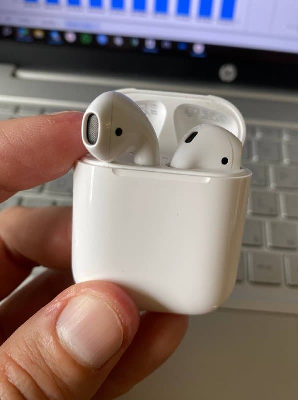 Apple AirPods 2 наушники с кейсом