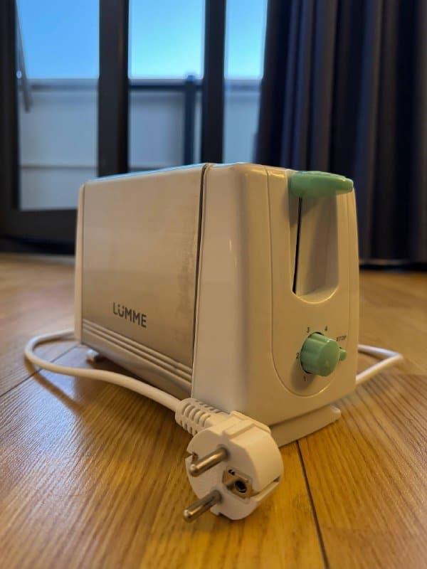 тостер для хлеба, электрический чайник