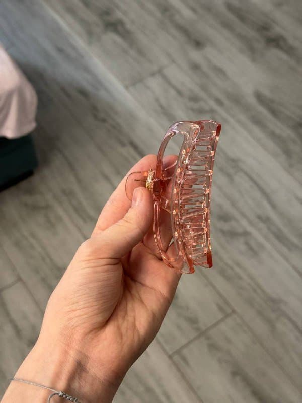 расческа-брашинг, губная помада, лак, корона, краб, крем для глаз, электрическая щетка, шорты, гирлянда, коробка чехол iPad, фотоальбом, игра, форма для свечки 4