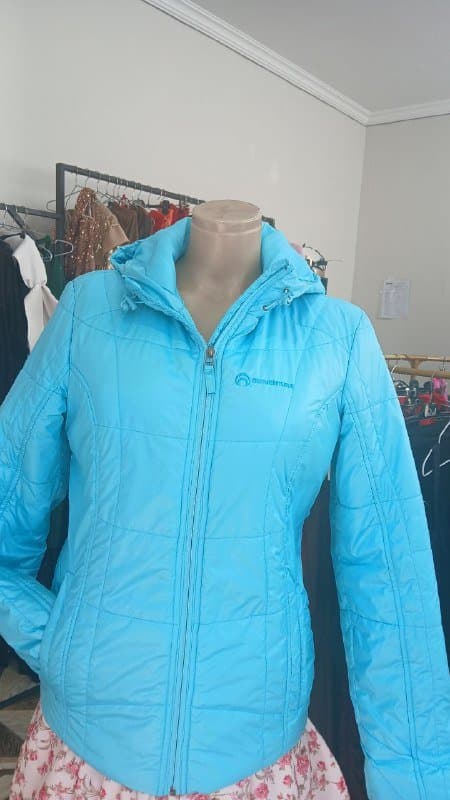 Голубая женская зимняя куртка