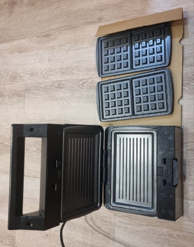 Вафельница Franko FSM-1144 с пластинами 1