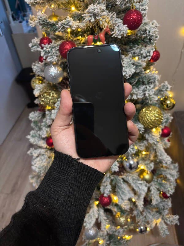 iPhone 15 black 128GB sim e sim 4