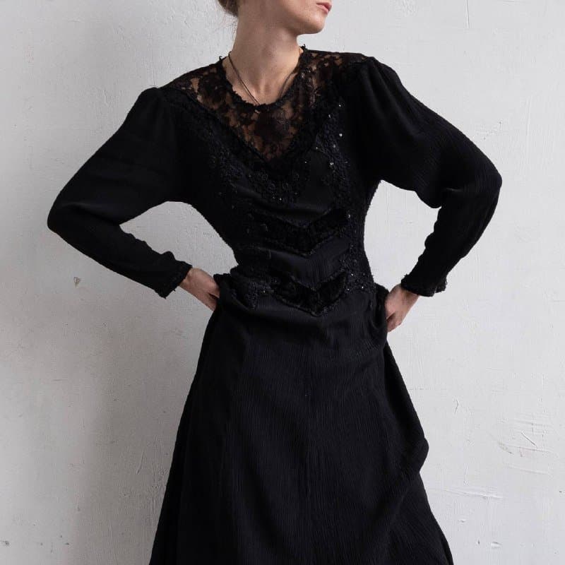 Платье женское черное с кружевом и пайетками, Италия, размер S-M 1