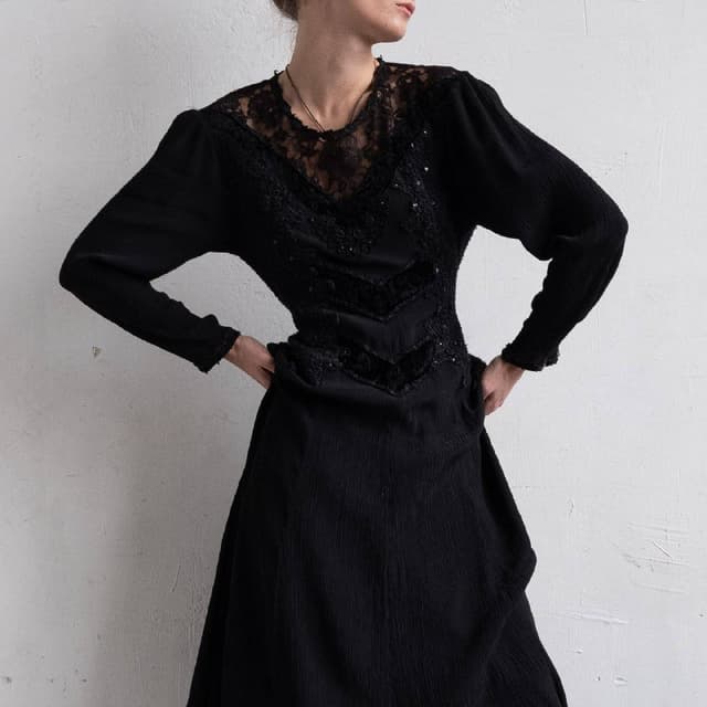 Платье женское черное с кружевом и пайетками, Италия, размер S-M