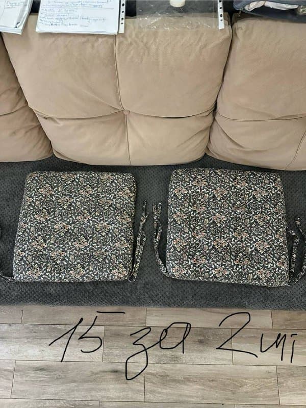 Коврики, корзина, ножницы, вешалки, жакеты, шапка, тарелки, весы 5