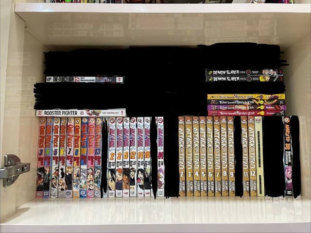 Манга комиксы One punch man, Rooster fighter, Demon slayer и др.