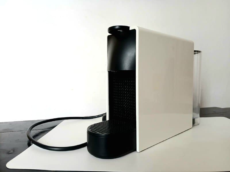 Капсульная кофемашина Nespresso Essenza Mini 2