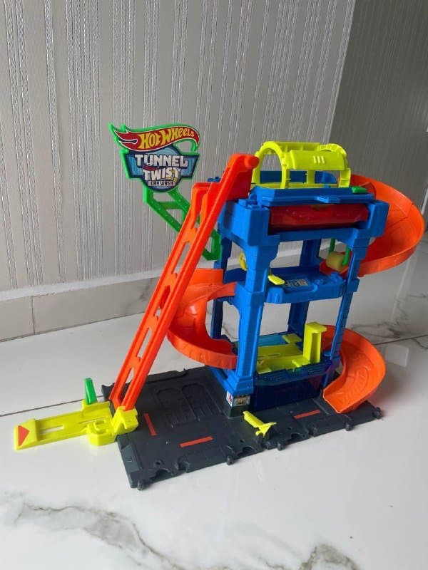 Hot Wheels автомойка, конструктор дороги, Lego Duplo Cars, автомобиль конструктор, два набора конструктора, пазлы, одежда на 2-3 года