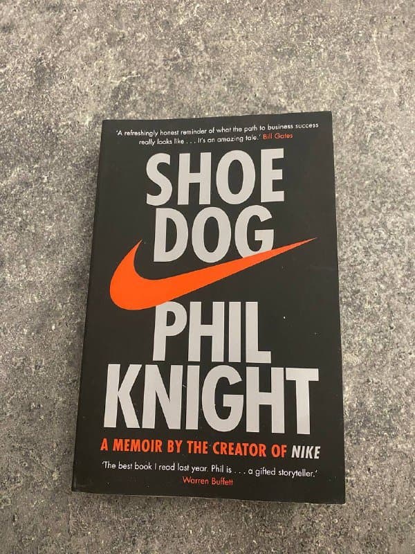 Женская куртка Bershka, книга Shoe Dog Phil Knight 6