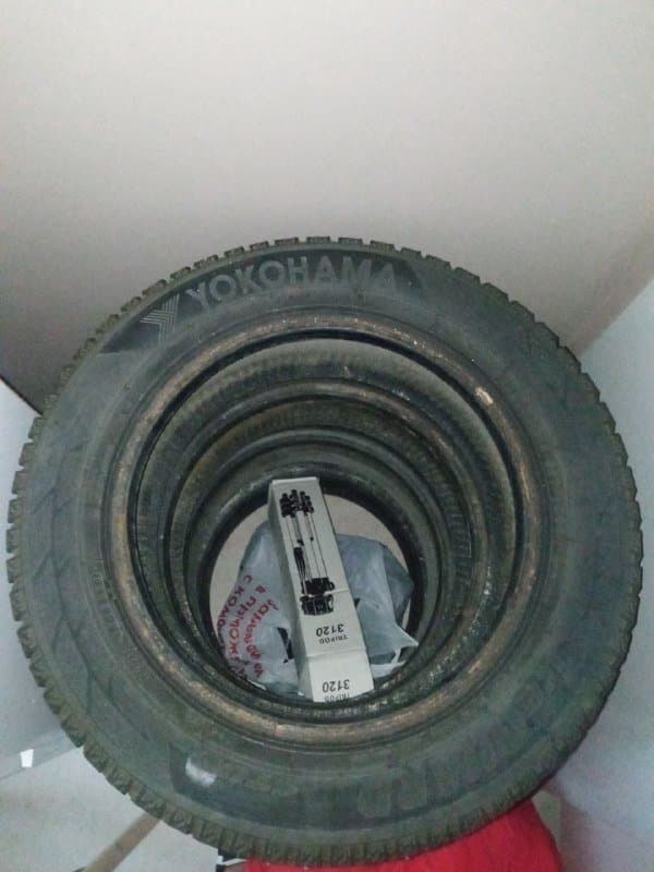 Зимняя шипованная резина Yokohama 175/65r14 4 шт