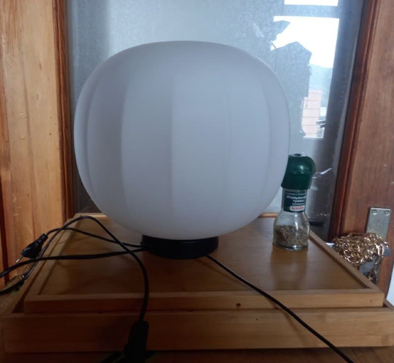 Большой настольный светильник 1