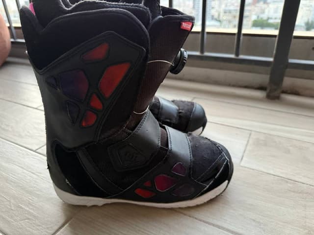 Сноубордические ботинки DC Mora BOA, крепления Flow Mayon Plus