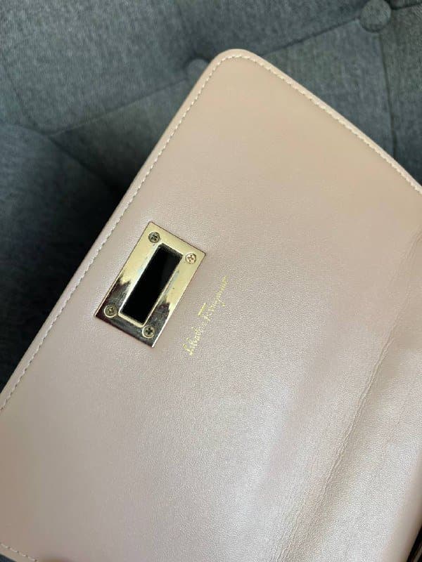 Сумочка Ferragamo 9