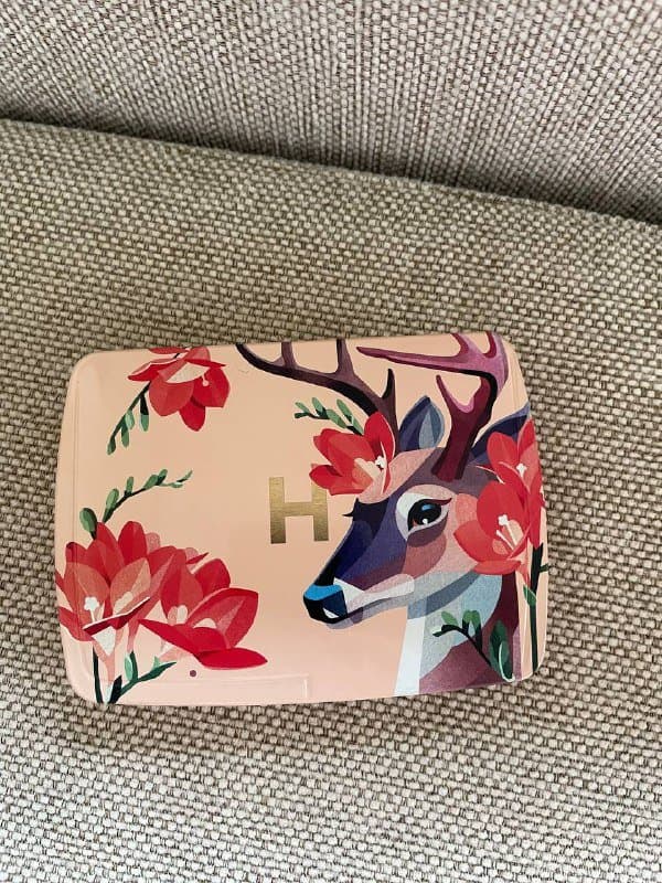 Палетка Hourglass лимитка олень для светлой кожи 3