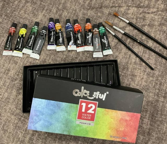 акриловые краски, кисточки