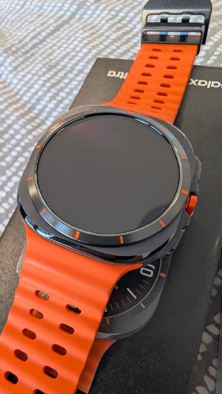 Samsung Galaxy Watch Ultra 47mm LTE с 8 ремешками