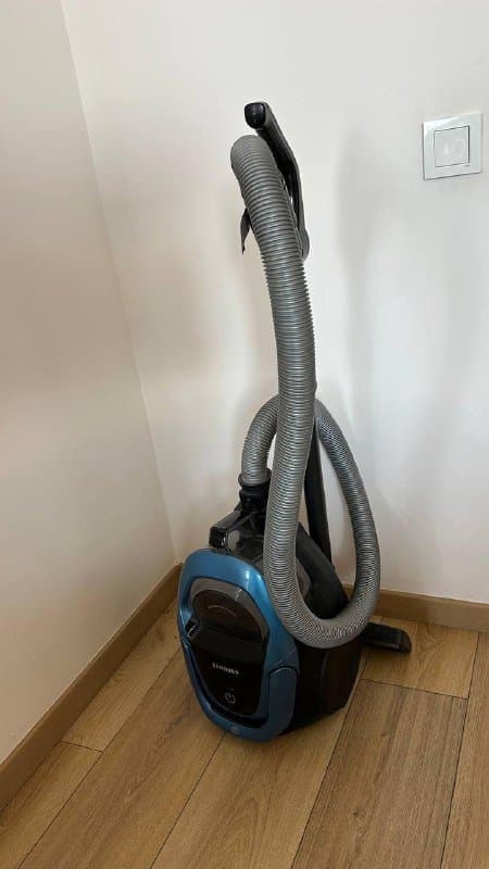 Пылесос Samsung, пластиковый контейнер для пыли 2