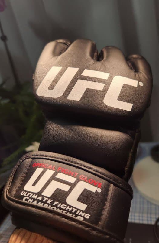 Перчатки MMA UFC