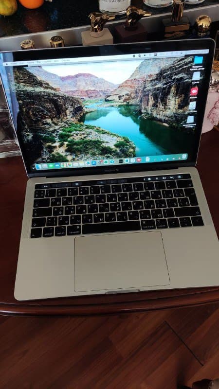 Macbook pro 13 2019, 8Гб, ssd 128