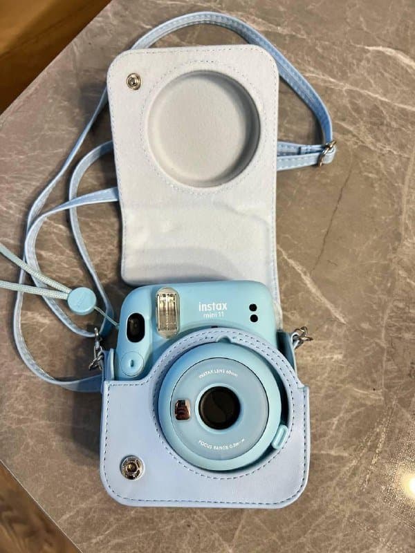 Fujifilm Instax Mini 11 голубой с чехлом